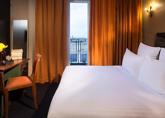 Hotel Le Chat Noir Parigi